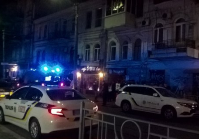 В Киеве пьяный мужчина саблей разбил голову прохожему