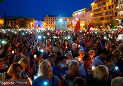 Против судебной реформы в Польше на улицы вышли 100 000 протестующих