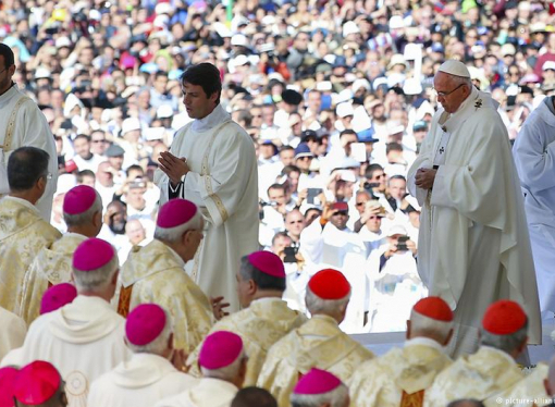 Папа Римський визнав святими двох дітей, які бачили Божу Матір