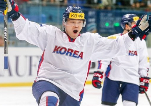 Корейцы победили хоккеистов Казахстана на чемпионате мира в Киеве