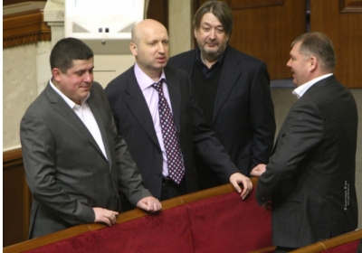 Турчинов: опозиція не голосуватиме, якщо депутати не призначать вибори у Василькові