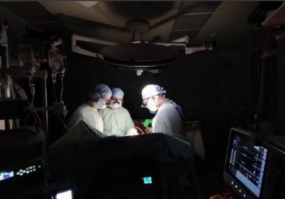 Подвиг хіругів – за відсутності світла у Львові провели операцію на серці