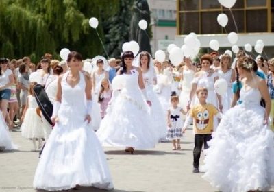 Донецька область - лідер в Україні за кількістю шлюбів