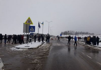 Мітингувальники блокують дорогу поблизу кордону з Польщею