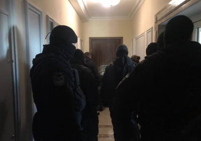 В квартиру Клименко пришли представители Нацагентства по управлению активами