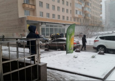 В Петербурге возле библиотеки произошел взрыв, пострадал подросток