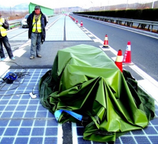 У Китаї частину дороги з сонячних батарей вкрали через тиждень після відкриття