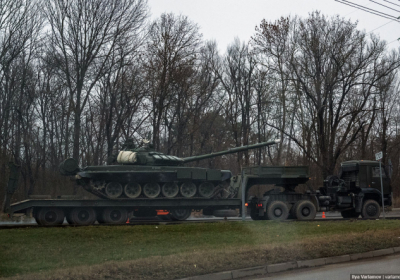 Росія перекинула на окуповану територію Луганщини  колону бронетехніки

