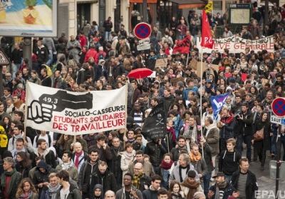 К забастовке профсоюзов во Франции присоединятся железнодорожники