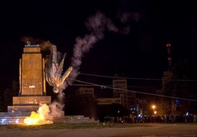 На протяжении года в Украине демонтировали более полутысячи памятников Ленину