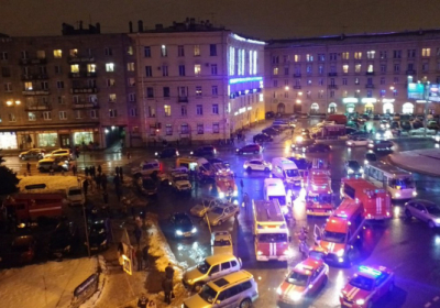 У Санкт-Петербурзі троє людей постраждали через вибух у супермаркеті  