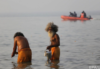 Власти Индии запретили выбрасывать мусор в реку Ганг