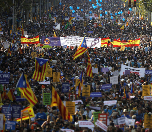 Тисячі каталонців вийшли на акції протесту у Барселоні, - ВІДЕО