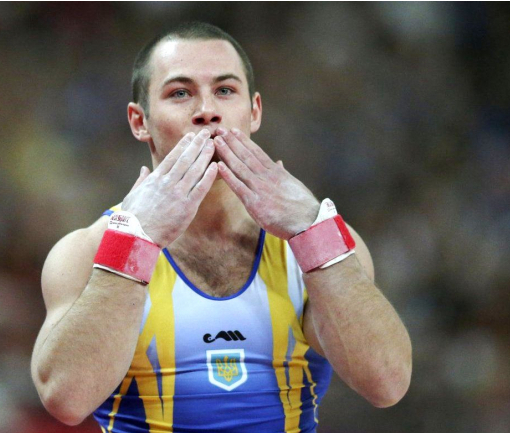 Украинский гимнаст Радивилов второй раз победил на этапе Кубка мира в Катаре - ВИДЕО