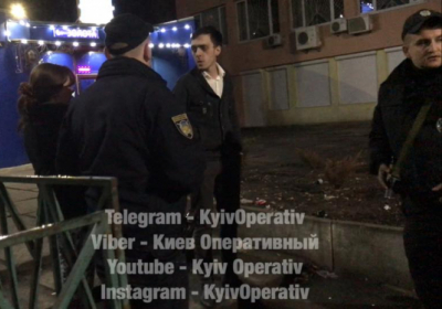 У Києві невідомі в балаклавах розгромили і пограбували гральний заклад, - ВІДЕО