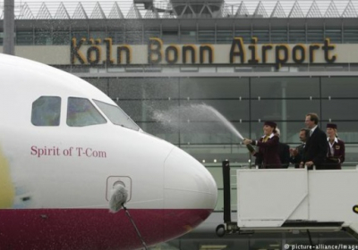 В трех крупных аэропортах Германии началась забастовка персонала