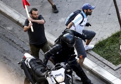 В Греции произошли столкновения митингующих с полицией