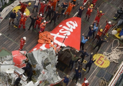 Власти Индонезии решили не публиковать отчет о катастрофе AirAsia