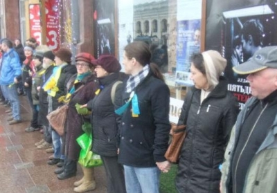 В Петербурге во время акции в поддержку Савченко задержали пятерых активистов, - фото
