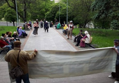 Будівлю ВККС другий день блокують невідомі активісти