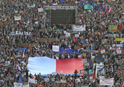 В Праге 50 тыс. протестующих вышли на антиправительственную демонстрацию