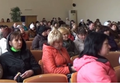 Голодные бюджетники Алчевска требуют от ЛНР выплатить зарплаты за октябрь, - видео