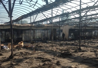У Дебальцево в результаті нічного обстрілу згорів ринок та пошкоджені будинки, - фото