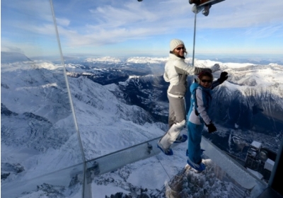 Шаг в бездну над Альпами : аттракцион не для слабонервных