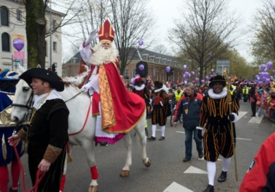 Жители Нидерландов увидели в помощнике Санта-Клауса расистский символ
