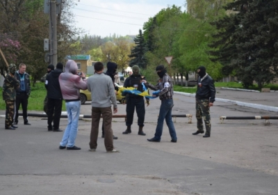 Сепаратисти захопили мерію Амвросіївки, - відео
