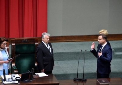 Анджей Дуда принял присягу президента Польши - фото