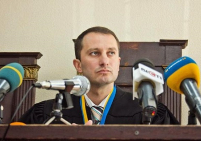 Родственники судьи Антонова, который закрыл дело Кернеса, скупают квартиры и люксовые автомобили