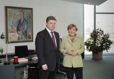 Петр Порошенко, Ангела Меркель. Фото: AFP