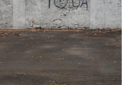 Оккупированный террористами Антрацит разрисовали проукраинскими граффити, - фото