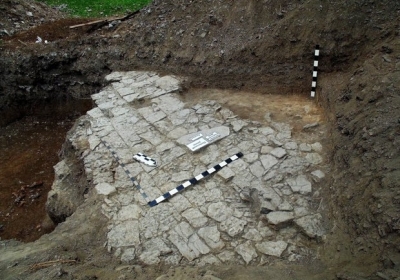 В Каменце-Подольском обнаружили самую старую городскую брусчатку в Украине