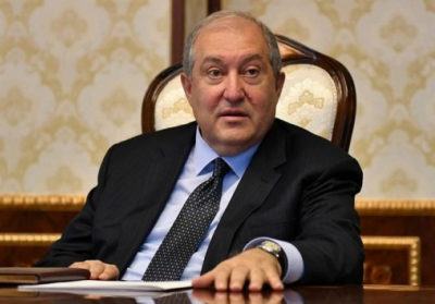 Президент Вірменії звернувся в Конституційний суд через звільнення глави Генштабу