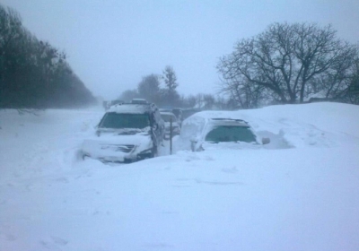 630 автомобилей находятся в снежных заторах в пяти областях