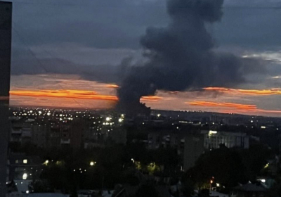 У росії після атаки дронів зупинився один із найбільших НПЗ
