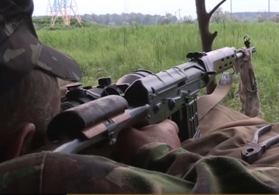 Бойцы АТО опробовали новые снайперские прицелы - видео