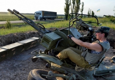 Порошенко хоче наказати українським військовим припинити стріляти в терористів