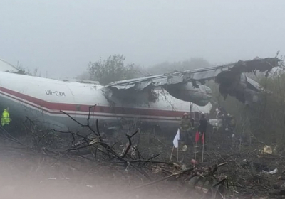 Літак здійснив аварійну посадку біля Львова, дані про постраждалих і загиблих різняться