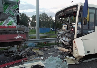 Автобус с нацгвардейцами попал в ДТП на Полтавщине: есть погибший