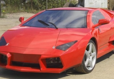Бывший конструктор ЛАЗа в гараже собственноручно собрал Lamborghini Reventon - ВИДЕО