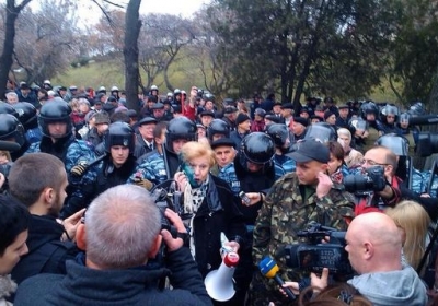 Митинг коммунистов в Харькове забросали яйцами и камнями