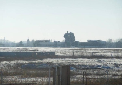 У аеропорту Донецька знищено злітно-посадкову смугу, - штаб АТО