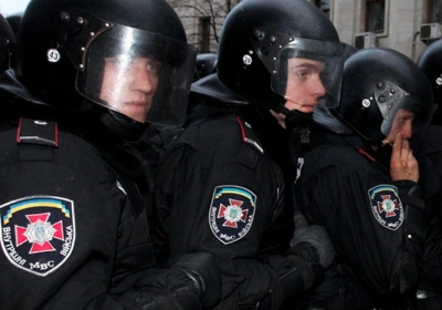 Глава МВС стягує в Київ додаткові сили внутрішніх військ 