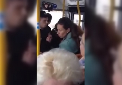 Російськомовна мешканка Риги обплювала і обматюкала пасажирів автобуса, - ВІДЕО
