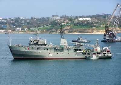 В Черное море вошел корабль с подаренными США катерами для ВМС Украины