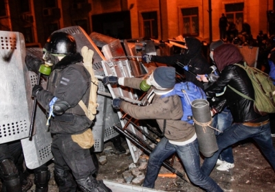 Мирний Майдан та штурм на Банковій (фото)