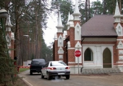 Янукович скрывается в санатории 